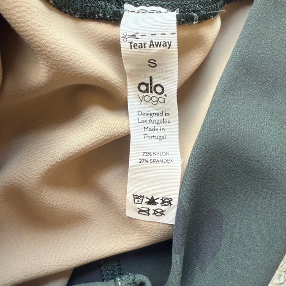 Alo Yoga High-Waist Camo Vapor Legging in Hunter Camouflage Size S - Picture 8 of 16
